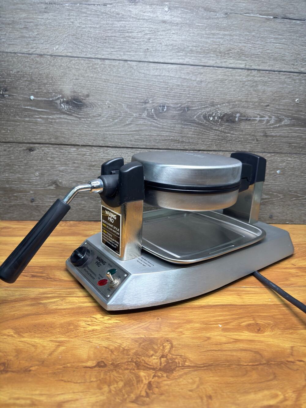Waring Pro WMK300 Belgian Waffle Maker with drip tray